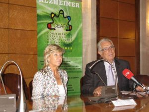 Diagnóstico Personalizado: Cada Diagnóstico, una Persona…(CEAFA). Arsenio Hueros presidente de CEAFA y Maribel González, gerente del CRE Alzheimer.