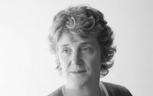 Avanzando hacia una cultura del cuidado «no sujeciones» Ana Urrutia Beaskoa de Cuidados Dignos