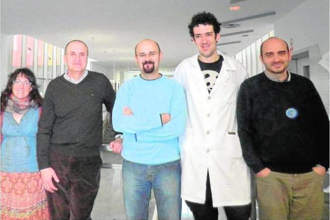 ABC El grupo de investigadores, formado por Javier Alcain, Cristina Parrado, Mario Durán Prado, Juan Ramón Peinado Mena y Javier Frontiñán Rubio