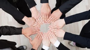 FOTOLIA Las relaciones sociales proporcinonan apoyo y gratificación