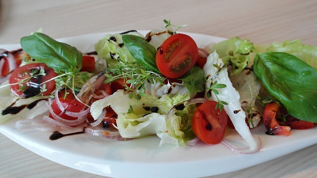 Dieta MIND: 10 alimentos para proteger tu cerebro - ensalada-recetas-709744_640