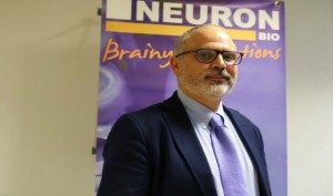 AlzTEST® se realiza mediante un ANÁLISIS DE SANGRE determinando una serie de biomarcadores de riesgo para desarrollar alzhéimer descubiertos y patentados por NEURON BIO