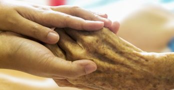 Consejos para Ayudar al Cuidador en Alzheimer Avanzado