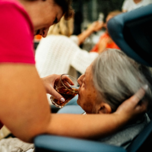 Cuidar de quienes nos cuidaron te llena de gratitud y amor